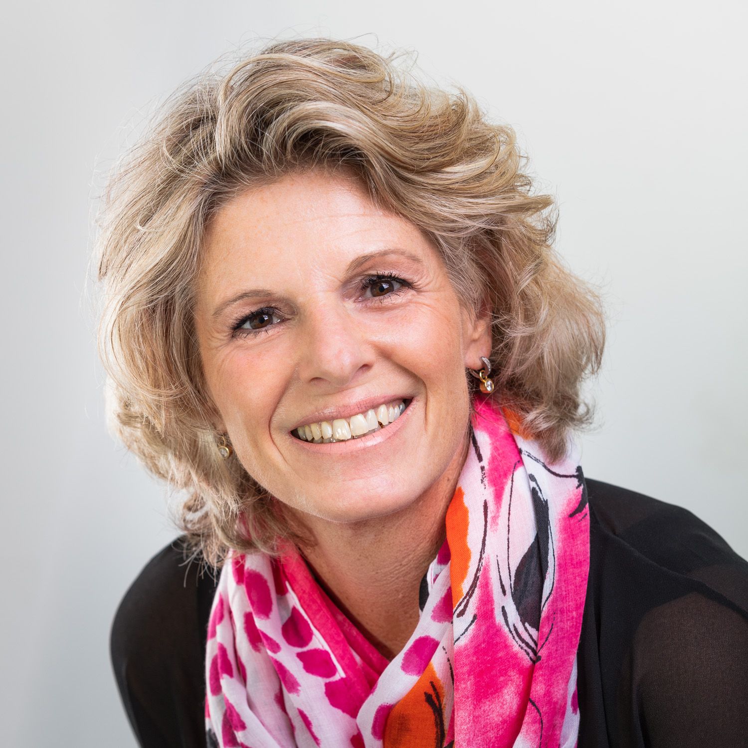 Portret van Ivette, instructeur van Rijschool Ivette